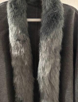 Mantella Trapezio Grigia con Pelliccia