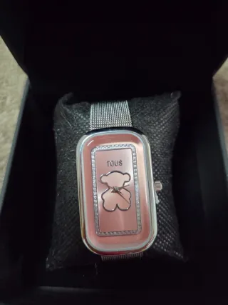 Reloj Rosa y Plateado Nuevo en Estuche