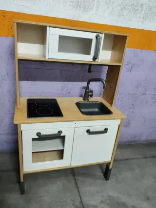 Cocinita de juguete DUKTIG abedul