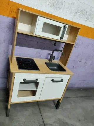 Cocinita de juguete DUKTIG abedul