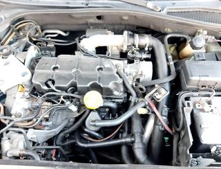 Centralita motor renault 8200440204 laguna 1072253