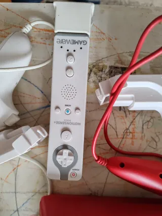 Nintendo Wii Mini Negra/Roja + Accesorios