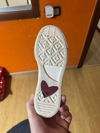 Converse Talla 39 Negro y Dorado