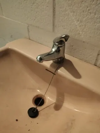 Lavabo de pedestal color beige