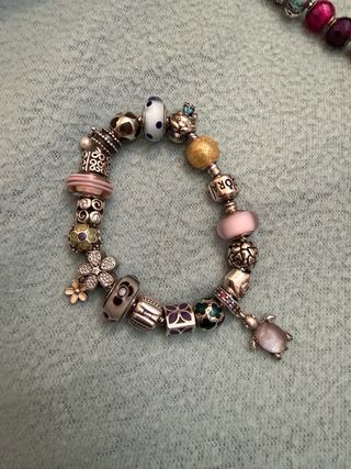 Pulsera Pandora con charms 18,3 cm es la Medida