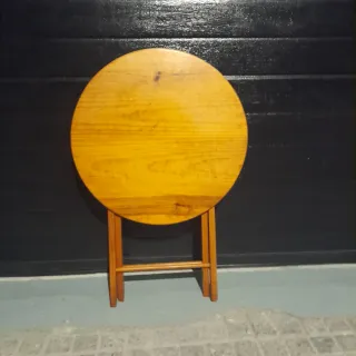 Mesa auxiliar redonda de madera