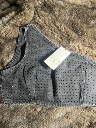 Top Zara brillos un hombro Talla XL