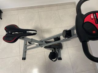 Bicicleta Estática Ultrasport Negra y Roja.