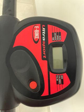 Bicicleta Estática Ultrasport Negra y Roja.