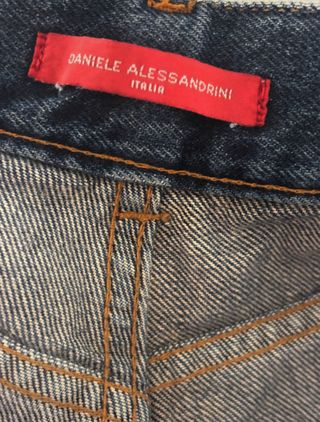 Jeans dritti strappati blu