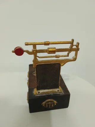 Báscula antigua decorativa