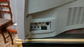 TV JVC AV-32H4SU Gris metalizado