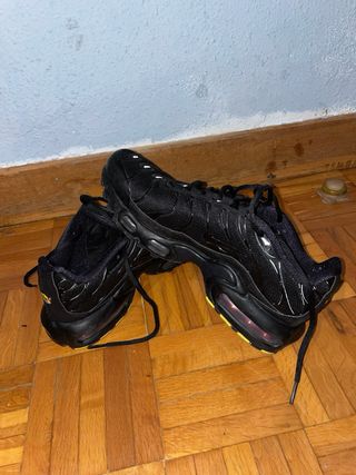 Nike TN Talla 40 Negro