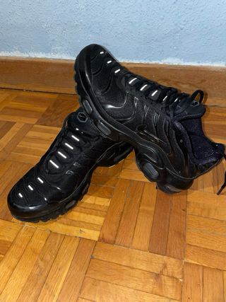 Nike TN Talla 40 Negro