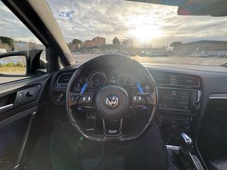 Volkswagen Golf R300 2015