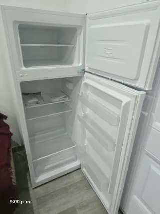 Nevera blanca casi nueva