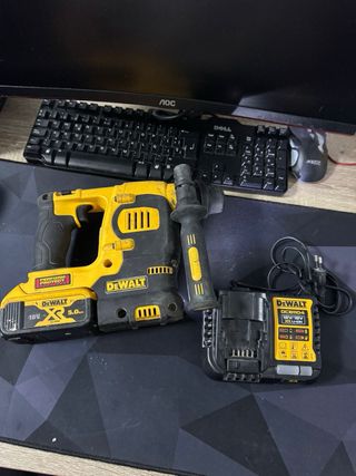 Martillo Percutor Dewalt 18V con Cargador