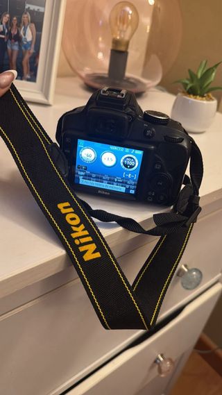 Nikon D3300+ 18-55mm+SD+funda– Excelente estado