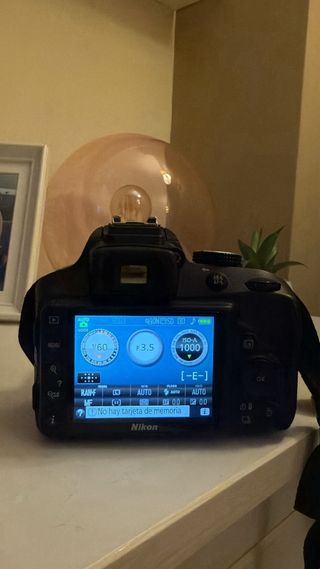 Nikon D3300+ 18-55mm+SD+funda– Excelente estado