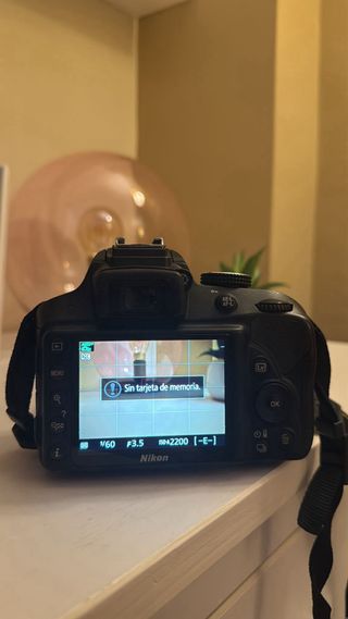 Nikon D3300+ 18-55mm+SD+funda– Excelente estado