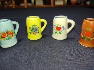 Porcellana set di 4 mini boccali birra anni 80