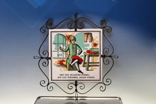 Azulejo de ofico: Sastre. Cartel, placa cerámica años 60. Onda.