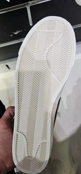 Nike Blazer Mid 77 Zapatillas Blancas y Negras