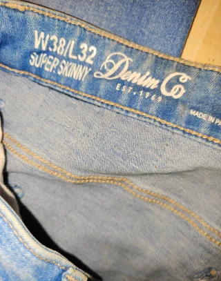 Pantalón vaquero jeans desgastado super skinny