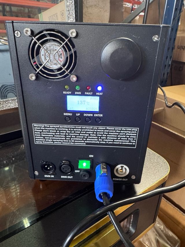 Macchina di scintille fredde per eventi