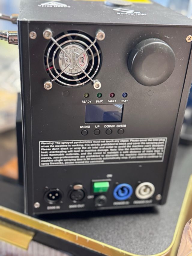 Macchina di scintille fredde per eventi