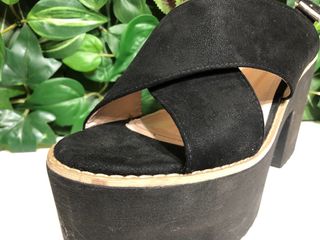 Sandalias negras