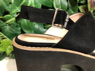 Sandalias negras