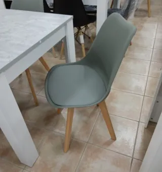 Silla Nórdica negra, blanca, gris