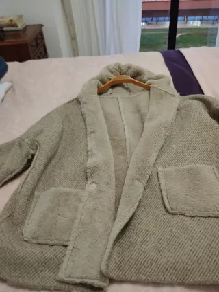 Abrigo reversible beige talla única
