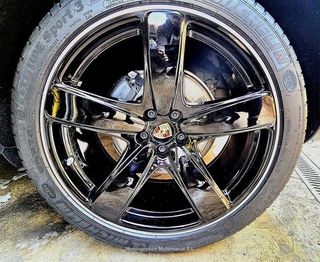 PORSCHE MACAN -