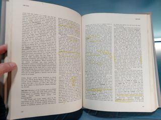 Myth, Legend and Romance. An encyclopedia of Irish folk tradition. _ Dr. Daithi O hOgain.