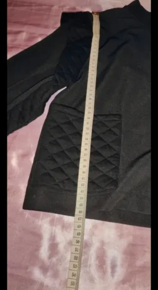 Sudadera negra con bolsillos talla S