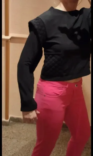 Sudadera negra con bolsillos talla S