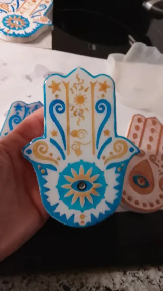 Soporte incienso mano Fátima cerámica y resina
