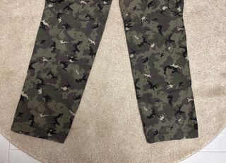 Pantalón militar camuflaje verde y negro