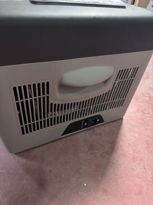 Frigorifero portatile per auto