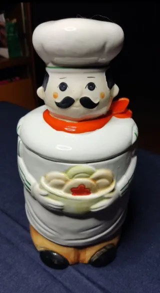 Porta biscotti cuoco in porcellana anni '80