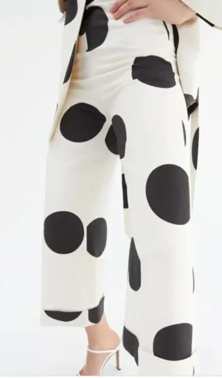 Pantalón culotte lunares talla M