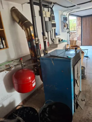 Caldera carbón/leña Buderus 22kg