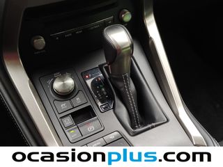 Lexus NX 300h Business 2WD 145 kW (197 CV)