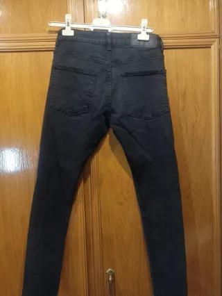 Pantalón vaquero negro hombre Bershka