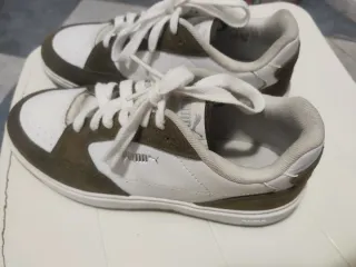 Zapatillas Puma Marrones y Blancas