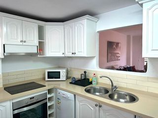 Piso en alquiler en Los Naranjos - Las Brisas en Marbella