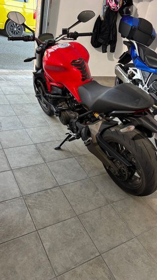 Ducati Naked Roja
