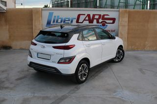 HYUNDAI Kona 100kW EV Maxx
